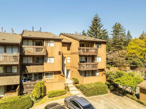 2038 Purcell Way, Condo with 2 bedrooms, 1 bathrooms and 1 parking in North Vancouver BC | Card Image