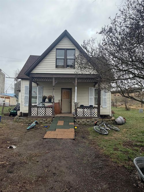215 Se Milmont St, Wilbur, WA, 99185 | Card Image