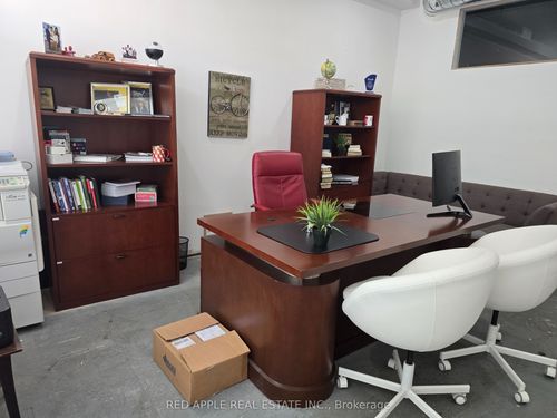 5 Holland St W, Bradford West Gwillimbury, ON, L3Z0J1 | Card Image