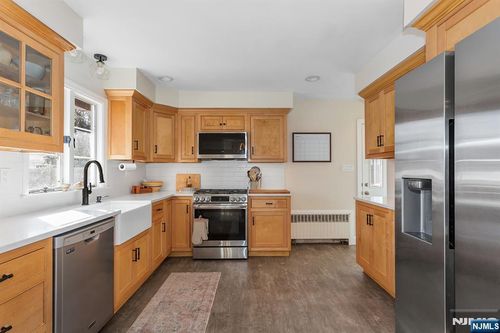 125 Meadowbrook Ave, Wanaque, NJ, 07465-1230 | Card Image