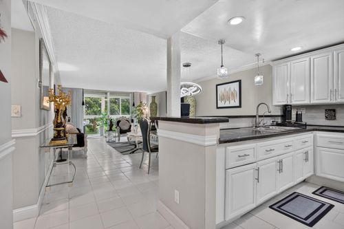 202-9201 Sunrise Lakes Blvd, Sunrise, FL, 33322-1369 | Card Image