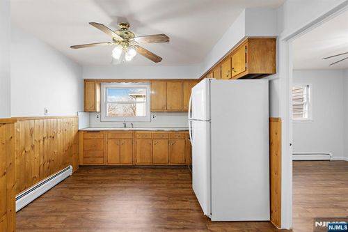 70 2nd Ave, Secaucus, NJ, 07094-3529 | Card Image