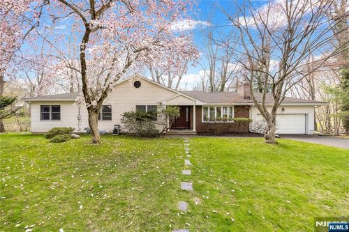 11 Sunset Rd, Demarest, NJ, 07627-2412 | Card Image