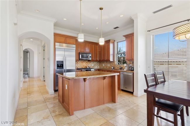 UNIT-201 - 21 Via Visione, Condo with 3 bedrooms, 3 bathrooms and null parking in Henderson NV | Image 5