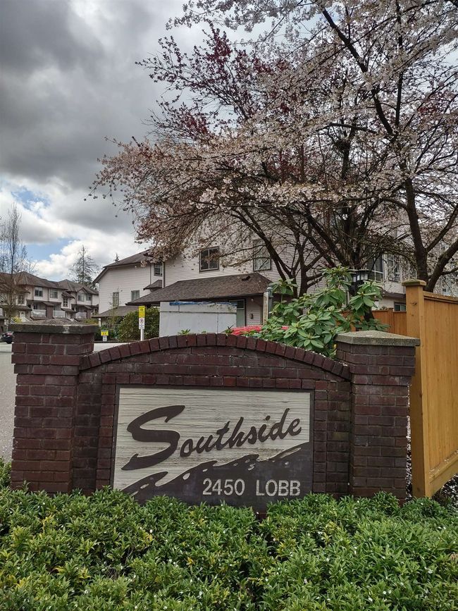 Community sign featuring a residential view and fence | Image 31