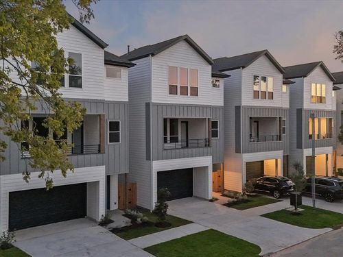 4833 Broom St, Houston, TX, 77091-5107 | Card Image