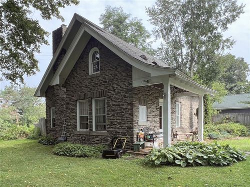 7 Country Club Dr, Oneonta, NY, 13820-1002 | Card Image