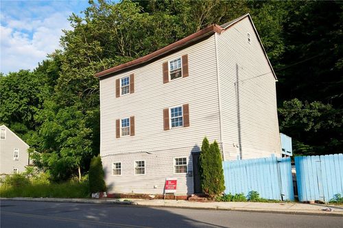 255-257 Peacock St, Pottsville, PA, 17901-1119 | Card Image