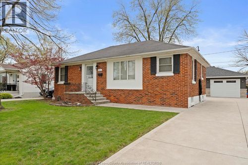2661 Randolph Ave, Windsor, ON, N9E3E1 | Card Image