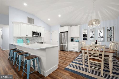 4 Abbey Cir, OCEAN PINES, MD, 21811-2000 | Card Image