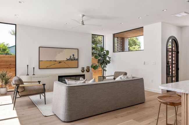 A - 303 W Elizabeth St, House other with 5 bedrooms, 5 bathrooms and 2 parking in Austin TX | Image 9
