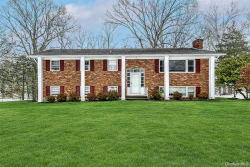 23 Scenic Dr, Suffern, NY, 10901-1735 | Card Image