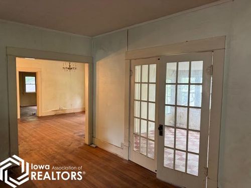903 State St, Bedford, IA, 50833-1103 | Card Image