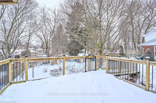18 Crestwood Dr, House other with 3 bedrooms, 2 bathrooms and 4 parking in Cambridge ON | Image 35