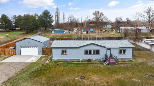 27404 E Ambassador Pr Ne, Benton City, WA, 99320-7543 | Card Image