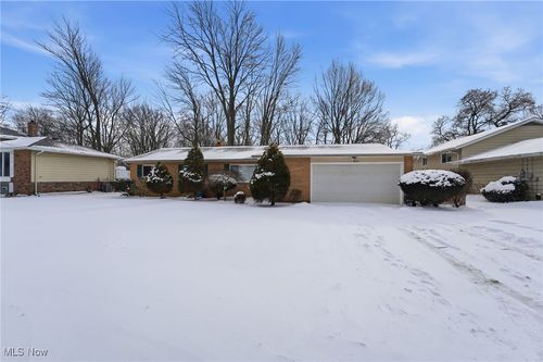 8096 Munson Rd, Mentor, OH, 44060-2378 | Card Image