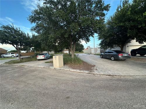 324 Travis St, Rio Grande City, TX, 78582-6425 | Card Image