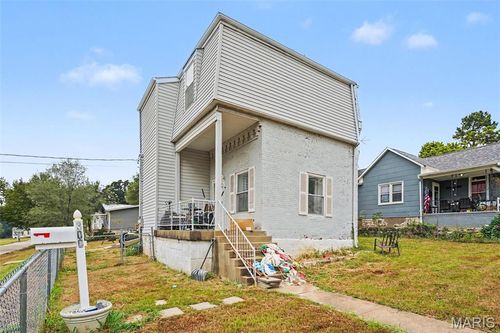 300 Stewart St, De Soto, MO, 63020-1740 | Card Image