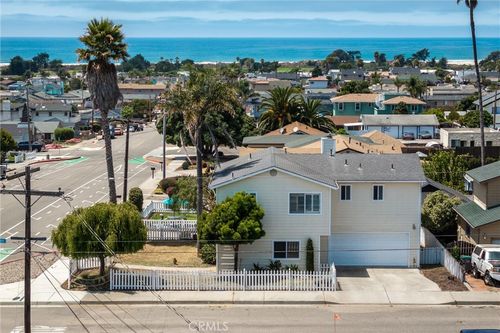 581 Newport Ave, Grover Beach, CA, 93433-1611 | Card Image