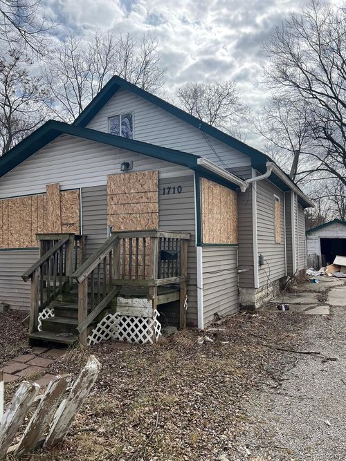 1710 Indiana Ave, Flint, MI, 48506-4326 | Card Image
