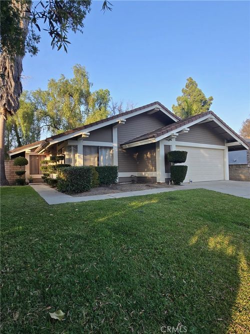 46 Rising Hill, Pomona, CA, 91766 | Card Image