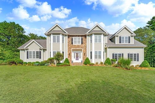 8 Vandoorn Ave, Foxboro, MA, 02035-1867 | Card Image