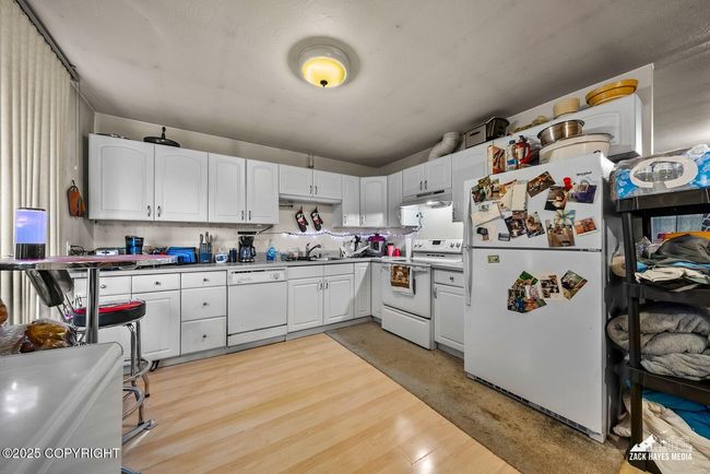 Unit 1 kitchen | Image 13
