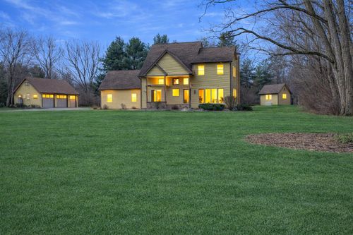 4845 Macwood Dr, Richmond, IL, 60071-9761 | Card Image