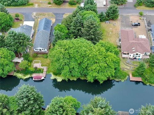 772 Island Cir Se, Ocean Shores, WA, 98569-9464 | Card Image
