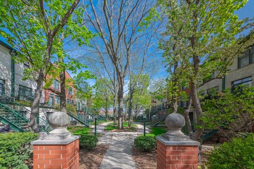28-1812 Dearborn St, Chicago, IL, 60616-1688 | Card Image