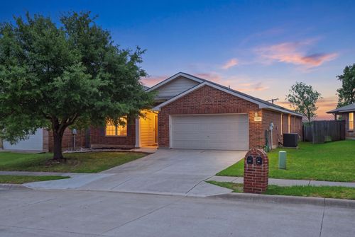 2665 Gardendale Dr, Fort Worth, TX, 76120-5628 | Card Image
