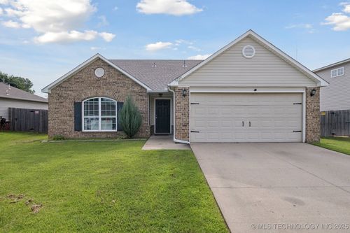 9239 S 256th East Ave, Broken Arrow, OK, 74014-5551 | Card Image
