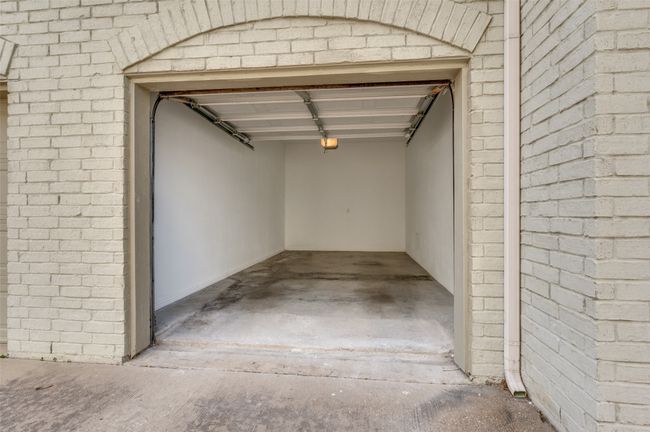 Detached Garage | Image 10