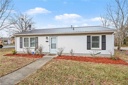 622 Marsh St, Greensboro, NC, 27406-2635 | Card Image