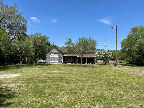 202 W D Ave, Kingsville, TX, 78363-3731 | Card Image