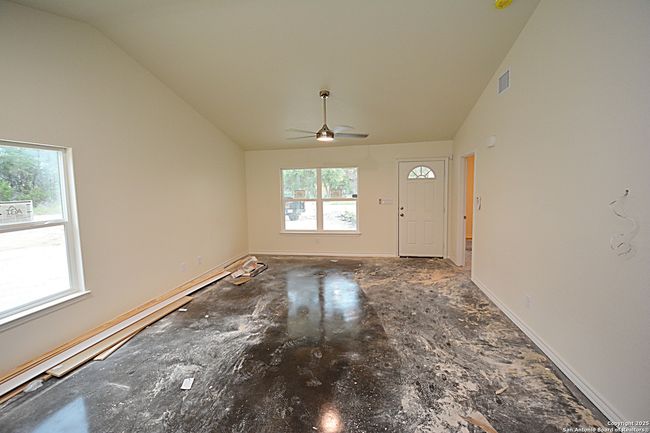 521 Lariat Pass, House other with 3 bedrooms, 2 bathrooms and null parking in Spring Branch TX | Image 4