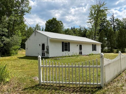 86 I St, Conway, NH, 03818-6221 | Card Image