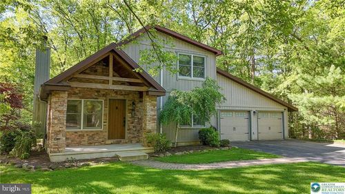 216 Lake Dr, Nesquehoning, PA, 18240-2106 | Card Image