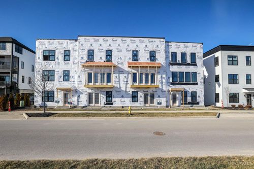 4236 Parkview Dr, Blue Ash, OH, 45242-5595 | Card Image