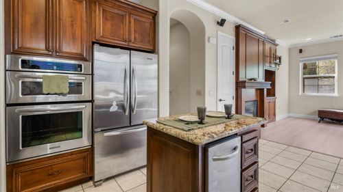 1117 Symphony Way, Vallejo, CA, 94591-3880 | Card Image