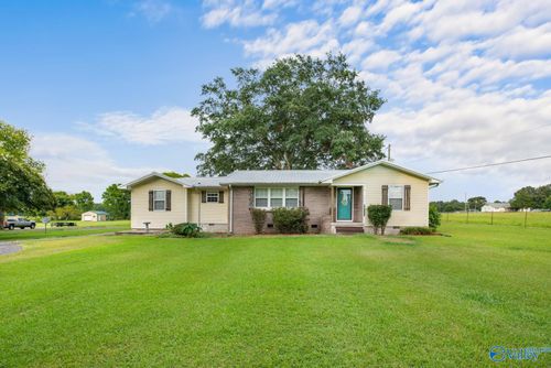 321 Forest Chapel Rd, Hartselle, AL, 35640-7616 | Card Image