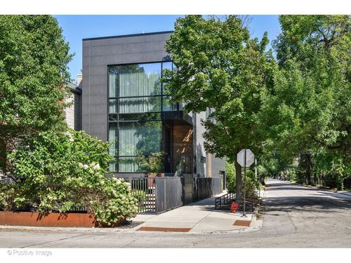 2029 N Hoyne Ave, Chicago, IL, 60647-4566 | Card Image