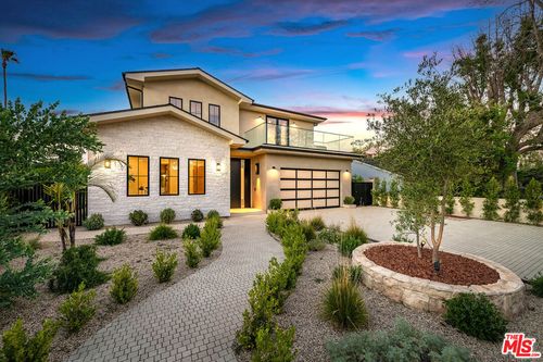 12427 Cumpston St, Valley Village, CA, 91607-1608 | Card Image
