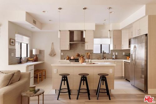 103-11811 Kiowa Ave, Los Angeles, CA, 90049 | Card Image