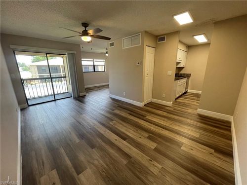 2513-5325 Summerlin Rd, FORT MYERS, FL, 33919-7681 | Card Image