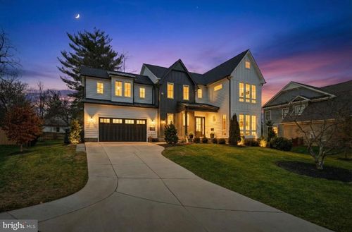 311 Albrecht Cir Sw, VIENNA, VA, 22180-6207 | Card Image