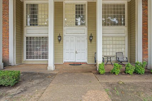 8-210 S Mclean Blvd, Memphis, TN, 38104-6106 | Card Image