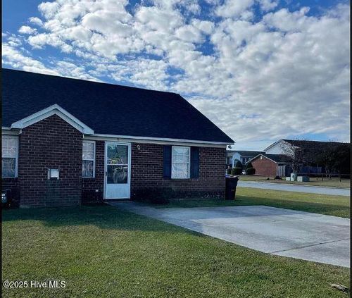 3213 Parkway Ct, Greenville, NC, 27834-1027 | Card Image