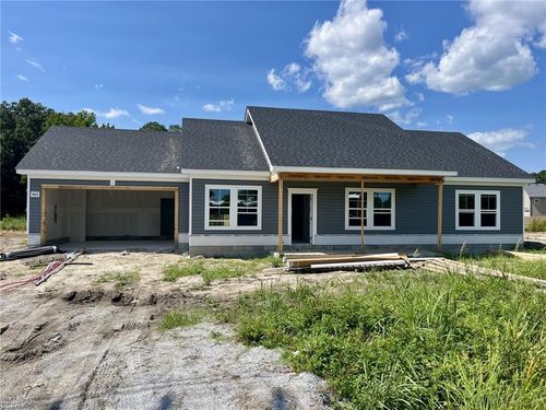 465 Mill St, Elizabeth City, NC, 27909-3747 | Card Image