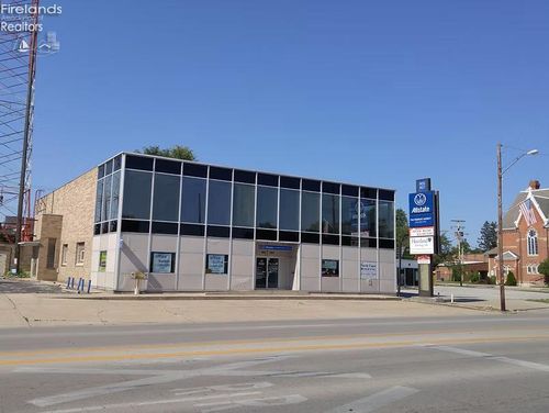 r-905 W State St, Fremont, OH, 43420-2501 | Card Image